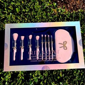 Glitz & Glam Bow makeup brushes viral